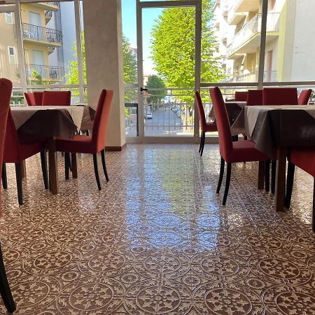 Fellini Rimini Otel Dış mekan fotoğraf