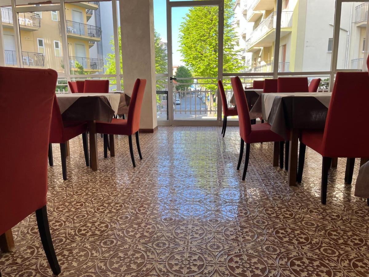 Fellini Rimini Otel Dış mekan fotoğraf